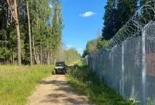 У Латвію з Білорусі проникли озброєні люди в масках: відповідальність заявила група «Чорні руси»