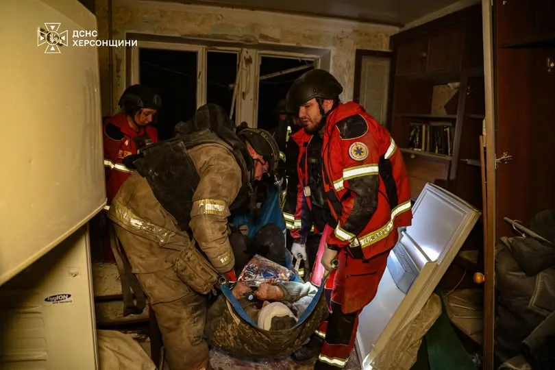 Авіаудар РФ по Херсону: одна людина загинула, 12 поранено, серед них двоє дітей