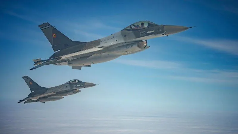 Румунські F-16 збили два безпілотники над територіальними водами країни
