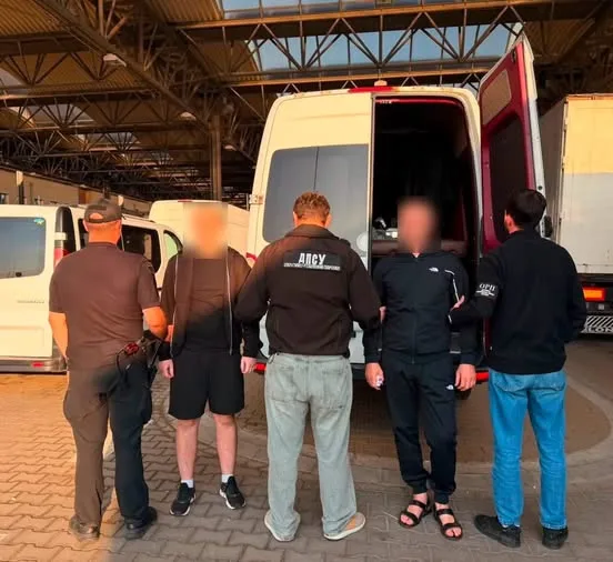 На Львівщині судитимуть водія за організацію незаконного переправлення через кордон