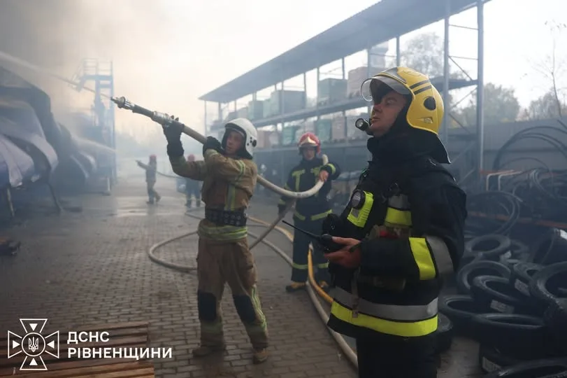 На Рівненщині через російську атаку по гіпермаркету постраждали четверо людей