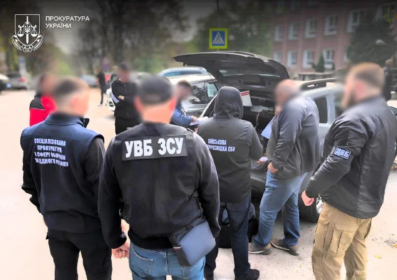 У Львові викрили лікарку військового медцентру та посередника на вимаганні хабаря від військовослужбовця