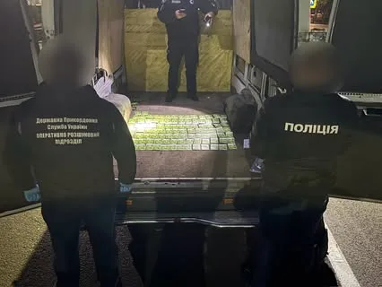 На Закарпатті викрили схему незаконного переправлення чоловіків через кордон