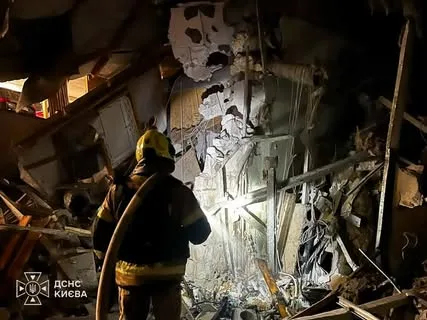 Нічна атака на Київ: у Дніпровському районі загинула людина