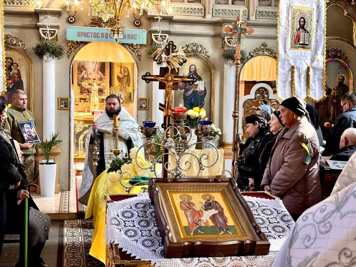 На Закарпатті попрощалися із загиблим прикордонником Василем Товтом
